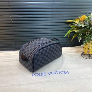 Louis Vuitton Neseser