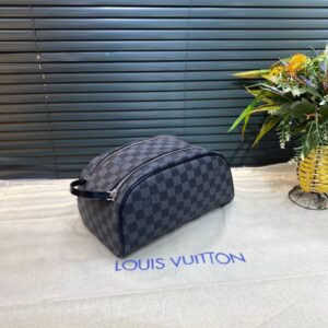 Louis Vuitton Neseser