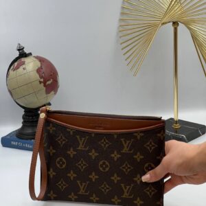 Louis Vuitton Pochette