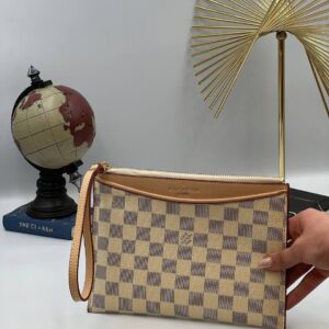 Louis Vuitton Pochette